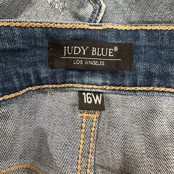 Judy Blue Distressed Boyfriend Jeans 16W - Picture 5 of 8